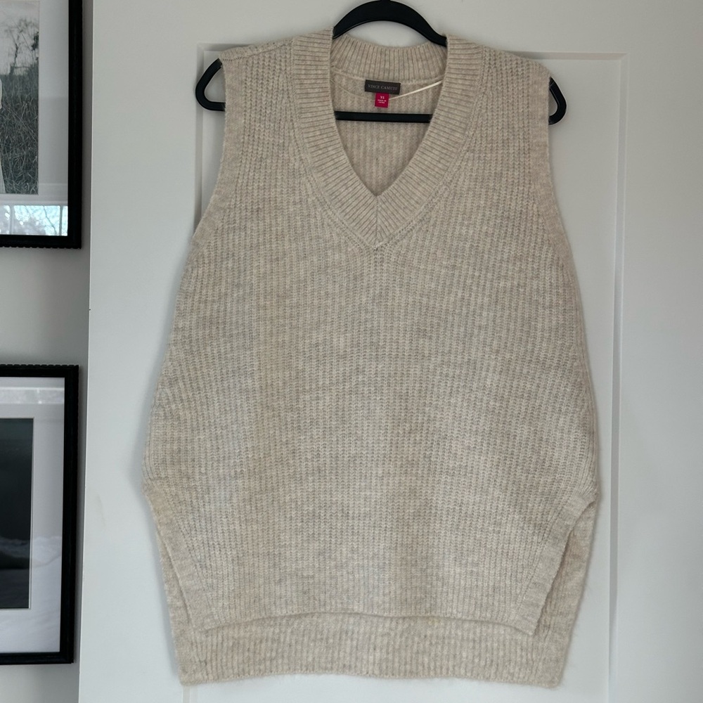 Vince Camuto Women's Oversized Knit V-Neck High-Low Sweater Vest in Malted Oat - Picture 7 of 11